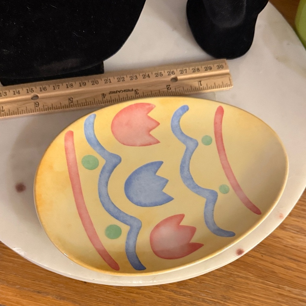 Longaberger Yellow Ceramic easter egg Plate with Tulip Motif